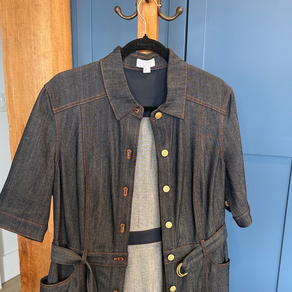 Escada Dark Indigo Denim Short Sleeve Trench with Belt NWOT PRISTINE